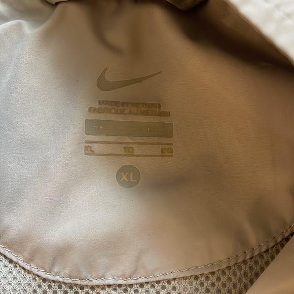 ⭐️3/20 Nike running lightweight zip up large - Picture 3 of 5
